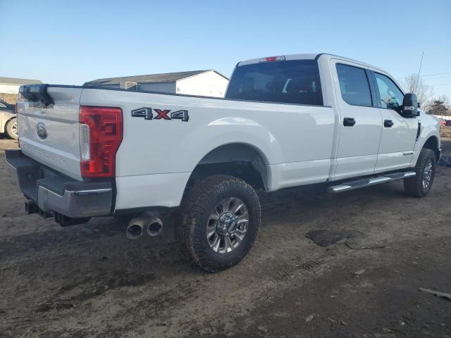 1FT8W3BT0JEC44181 - 2018 FORD F350 SUPER DUTY WHITE photo 3