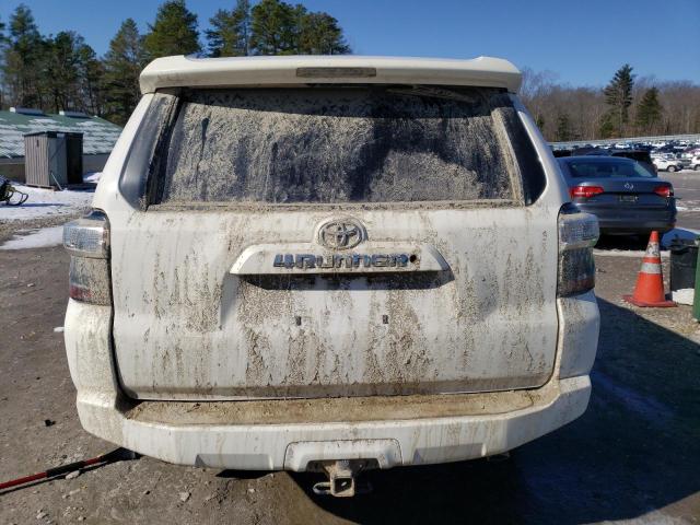 JTEBU5JRXJ5532685 - 2018 TOYOTA 4RUNNER SR5/SR5 PREMIUM WHITE photo 6