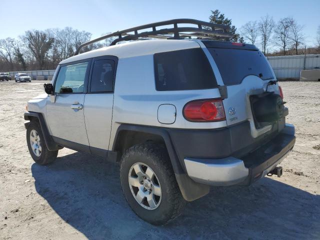 JTEBU11F88K055992 - 2008 TOYOTA FJ CRUISER SILVER photo 2