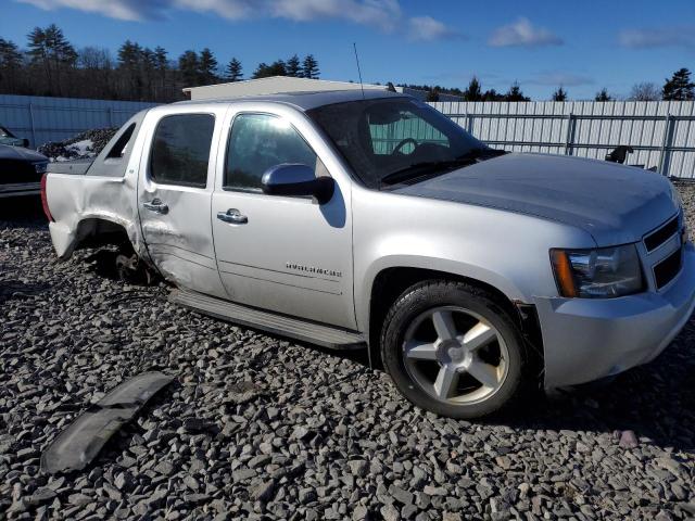 3GNTKFE7XCG207986 - 2012 CHEVROLET AVALANCHE LT SILVER photo 4