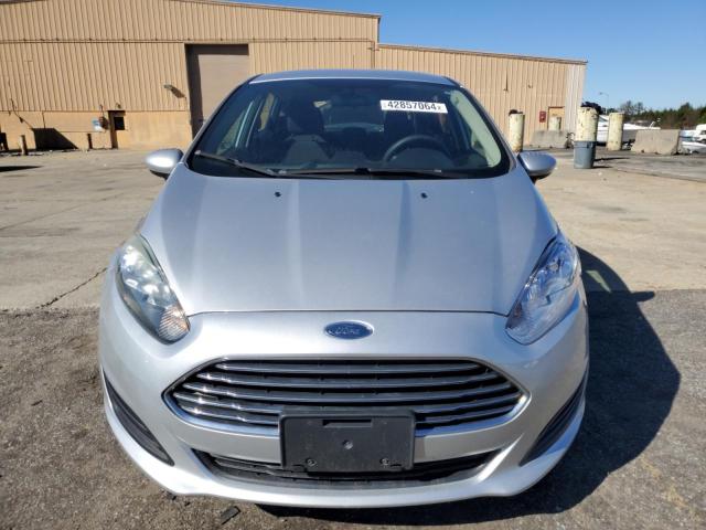 3FADP4TJ3JM105872 - 2018 FORD FIESTA S SILVER photo 5