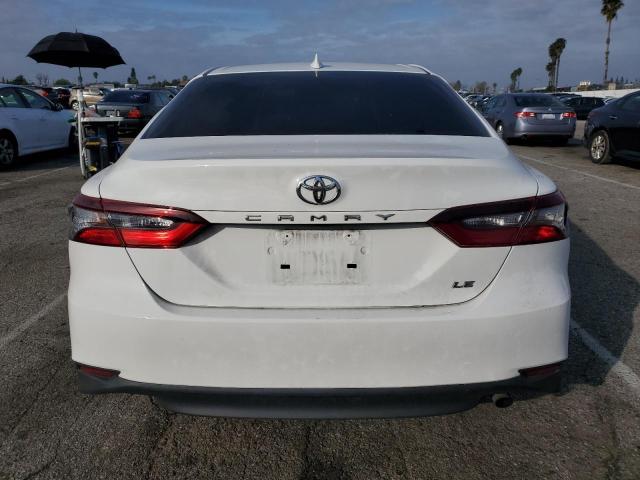 4T1C11AK6MU438676 - 2021 TOYOTA CAMRY LE WHITE photo 6