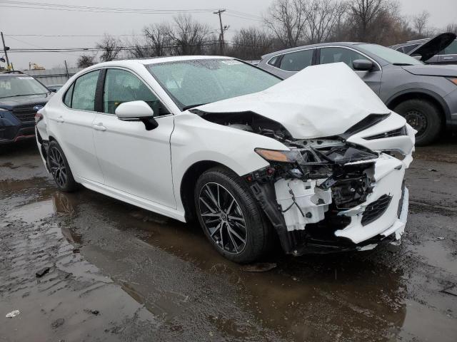 4T1T11BK7RU126923 - 2024 TOYOTA CAMRY SE NIGHT SHADE WHITE photo 4