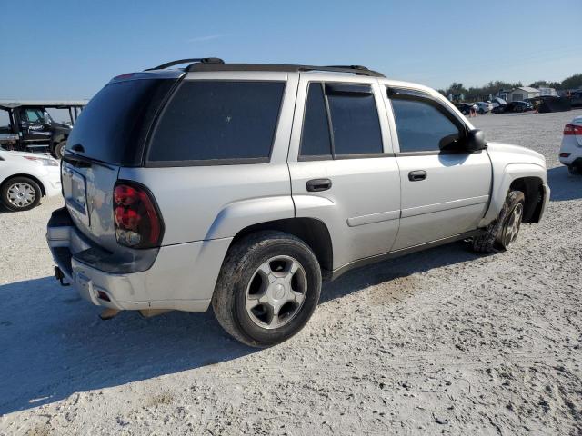 1GNDS13S172211728 - 2007 CHEVROLET TRAILBLAZE LS SILVER photo 3