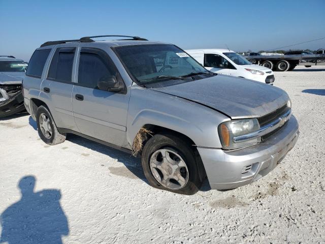 1GNDS13S172211728 - 2007 CHEVROLET TRAILBLAZE LS SILVER photo 4