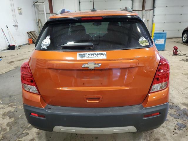 KL7CJPSB2GB543847 - 2016 CHEVROLET TRAX 1LT ORANGE photo 6