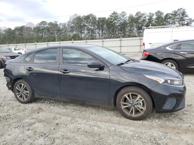 3KPF24AD7PE644559 - 2023 KIA FORTE LX BLACK photo 4