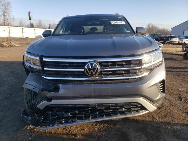 1V2KE2CA6NC216255 - 2022 VOLKSWAGEN ATLAS CROS SE GRAY photo 5
