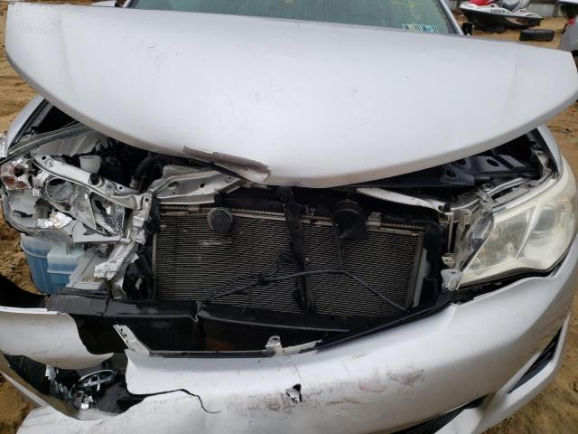 4T4BF1FK0ER440811 - 2014 TOYOTA CAMRY L SILVER photo 11
