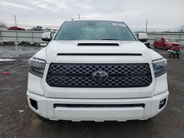 5TFDY5F10JX719345 - 2018 TOYOTA TUNDRA CREWMAX SR5 WHITE photo 5