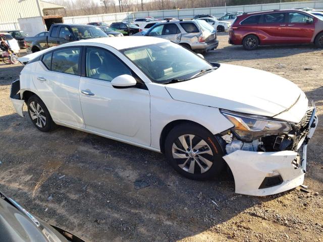 1N4BL4BV1KC159567 - 2019 NISSAN ALTIMA S WHITE photo 4