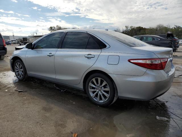 4T1BF1FK5HU696912 - 2017 TOYOTA CAMRY LE SILVER photo 2