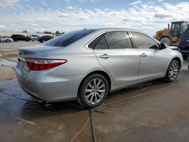 4T1BF1FK5HU696912 - 2017 TOYOTA CAMRY LE SILVER photo 3