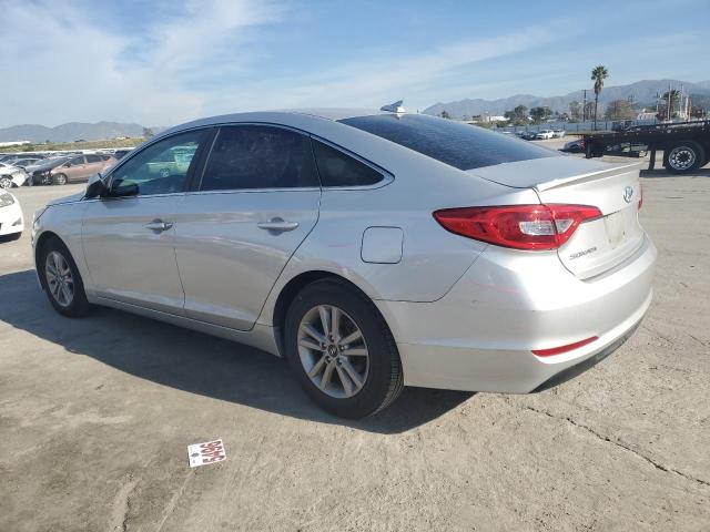 5NPE24AF4FH022704 - 2015 HYUNDAI SONATA SE SILVER photo 2