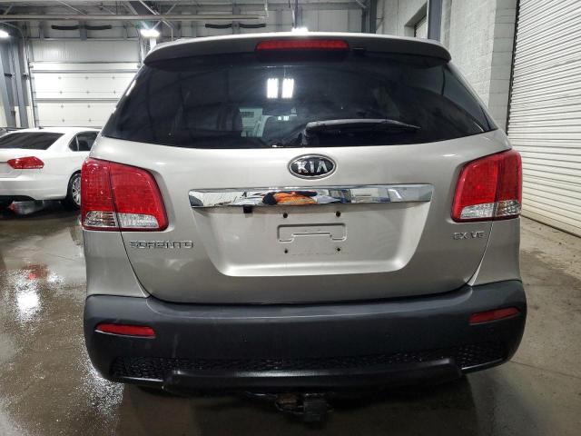 5XYKUDA25DG371241 - 2013 KIA SORENTO EX SILVER photo 6