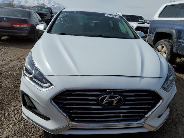 5NPE24AF4JH607758 - 2018 HYUNDAI SONATA SE WHITE photo 5