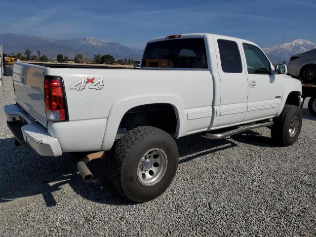 1GCGK29U0YE320038 - 2000 CHEVROLET SILVERADO K2500 WHITE photo 3