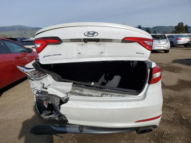 5NPE24AA6FH137695 - 2015 HYUNDAI SONATA ECO WHITE photo 6