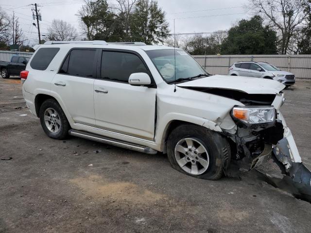 JTEZU5JR5D5048376 - 2013 TOYOTA 4RUNNER SR5 WHITE photo 4