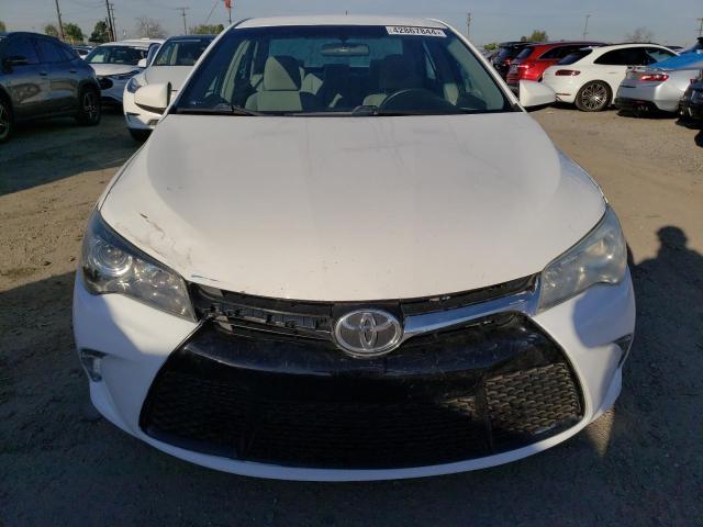 4T4BF1FK1GR531511 - 2016 TOYOTA CAMRY LE WHITE photo 5