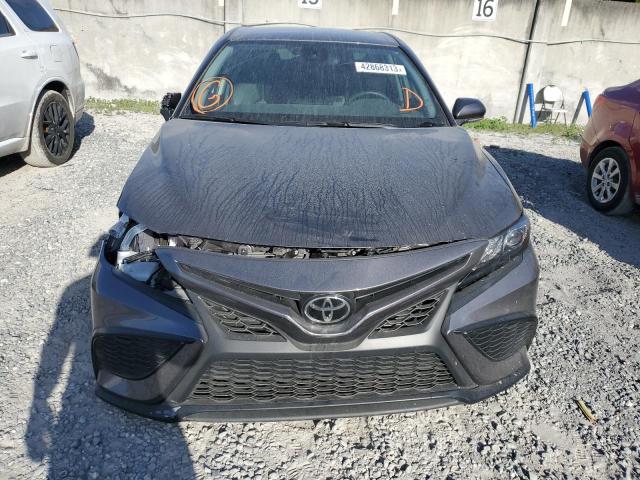 4T1G11AK4PU730283 - 2023 TOYOTA CAMRY SE NIGHT SHADE GRAY photo 5