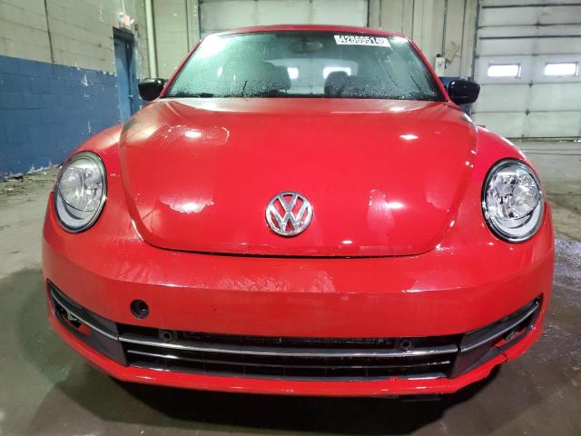 3VWF17AT5EM641770 - 2014 VOLKSWAGEN BEETLE RED photo 5