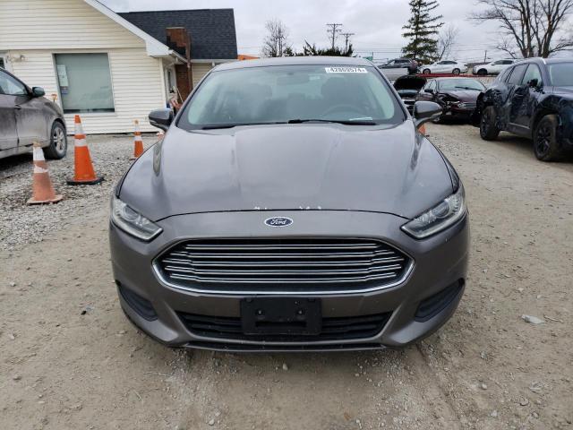 1FA6P0H73E5395265 - 2014 FORD FUSION SE GRAY photo 5