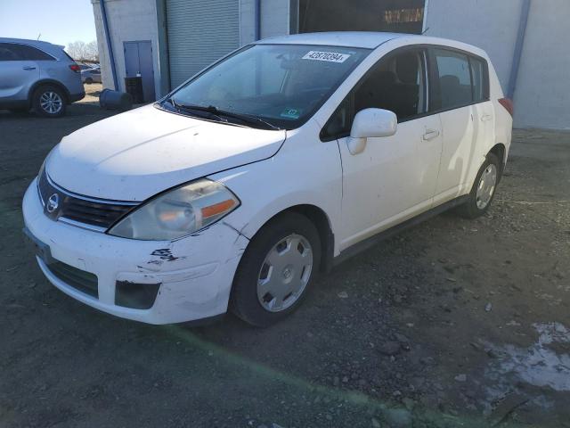 3N1BC13E58L386915 - 2008 NISSAN VERSA S WHITE photo 1