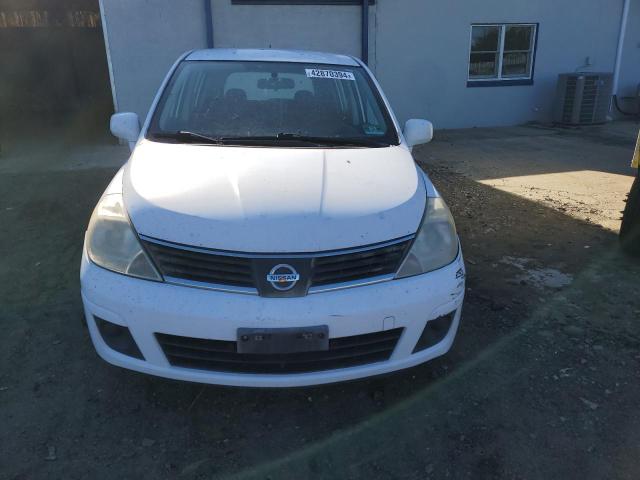 3N1BC13E58L386915 - 2008 NISSAN VERSA S WHITE photo 5