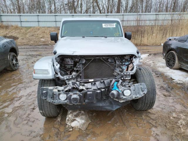 1C4JJXP63NW206177 - 2022 JEEP WRANGLER U SAHARA 4XE SILVER photo 5