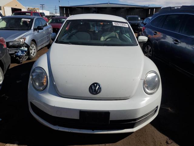 3VWF17AT9FM606764 - 2015 VOLKSWAGEN BEETLE 1.8T WHITE photo 5