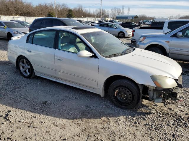 1N4BL11D75C150349 - 2005 NISSAN ALTIMA SE WHITE photo 4