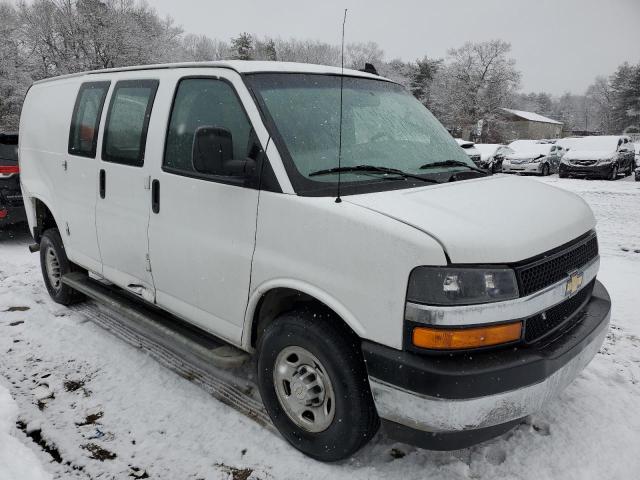 1GCWGAFPXM1267162 - 2021 CHEVROLET EXPRESS G2 WHITE photo 4