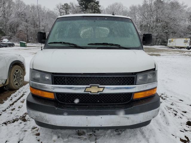 1GCWGAFPXM1267162 - 2021 CHEVROLET EXPRESS G2 WHITE photo 5