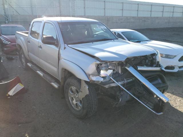 3TMJU4GN4DM148639 - 2013 TOYOTA TACOMA DOUBLE CAB PRERUNNER SILVER photo 4