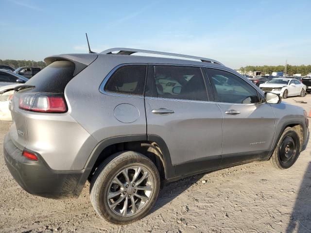 1C4PJLLB8KD420319 - 2019 JEEP CHEROKEE LATITUDE PLUS SILVER photo 3