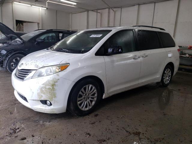 5TDYK3DCXBS172930 - 2011 TOYOTA SIENNA XLE WHITE photo 1