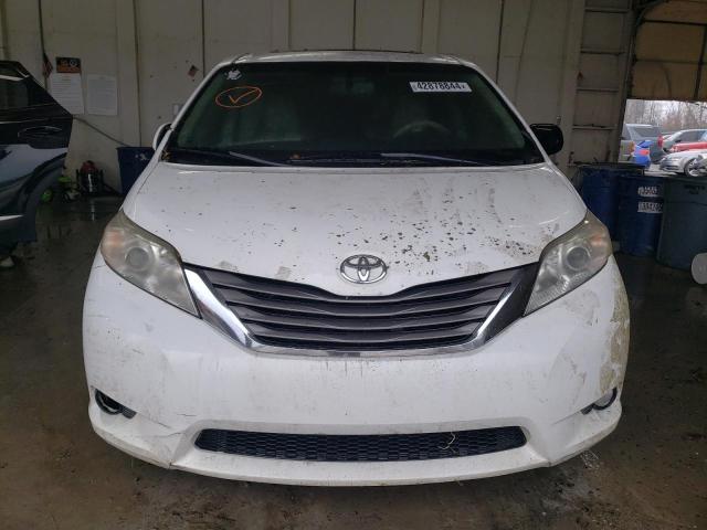 5TDYK3DCXBS172930 - 2011 TOYOTA SIENNA XLE WHITE photo 5