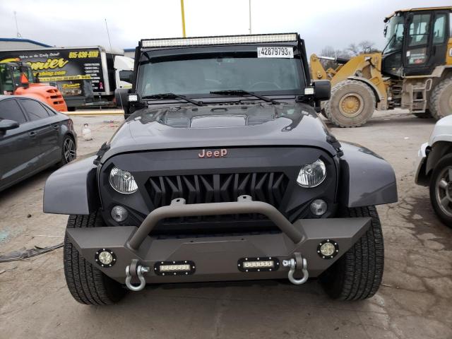 1C4BJWEG0GL314917 - 2016 JEEP WRANGLER U SAHARA GRAY photo 5