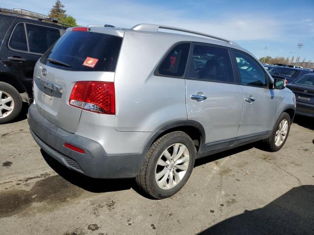 5XYKT4A2XBG047962 - 2011 KIA SORENTO BASE SILVER photo 3