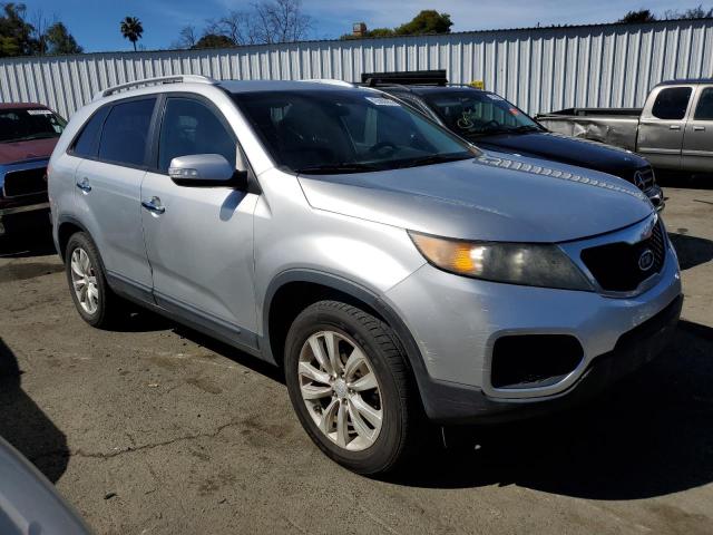 5XYKT4A2XBG047962 - 2011 KIA SORENTO BASE SILVER photo 4