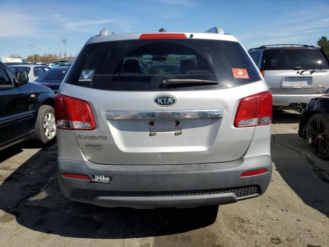 5XYKT4A2XBG047962 - 2011 KIA SORENTO BASE SILVER photo 6