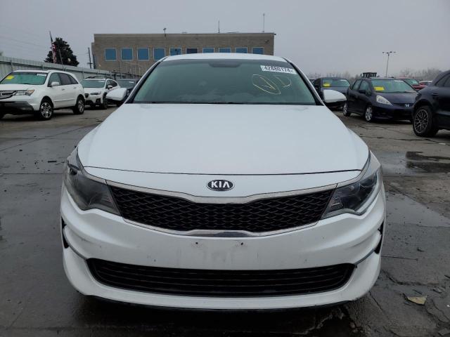 5XXGT4L32JG243540 - 2018 KIA OPTIMA LX WHITE photo 5