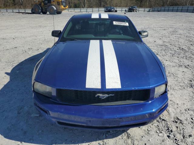 1ZVFT80N055218216 - 2005 FORD MUSTANG BLUE photo 5