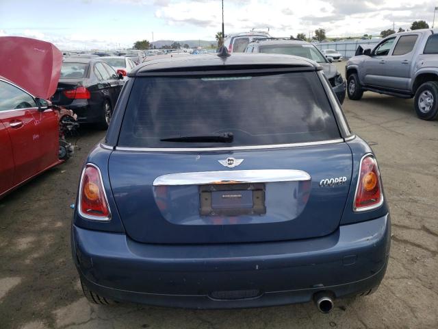 WMWMF3C58ATZ23865 - 2010 MINI COOPER BLUE photo 6