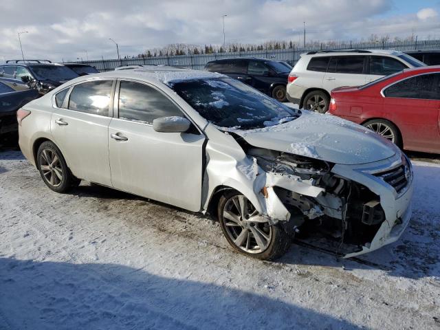 1N4AL3AP2EN221060 - 2014 NISSAN ALTIMA 2.5 WHITE photo 4