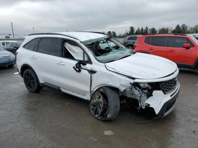 5XYRLDLC9MG006780 - 2021 KIA SORENTO S WHITE photo 4