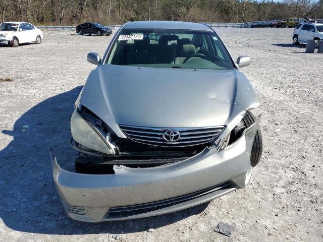 4T1BE32K45U501110 - 2005 TOYOTA CAMRY LE SILVER photo 5