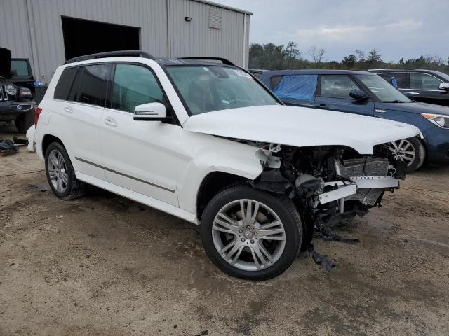 WDCGG5HB8FG364934 - 2015 MERCEDES-BENZ GLK 350 WHITE photo 4