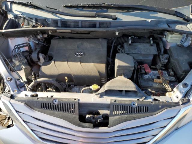 5TDYK3DC6GS693862 - 2016 TOYOTA SIENNA XLE SILVER photo 11